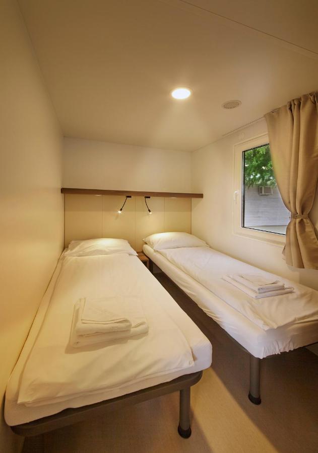 Premium Mobile Homes - Hotel & Resort Adria Ankaran Bagian luar foto