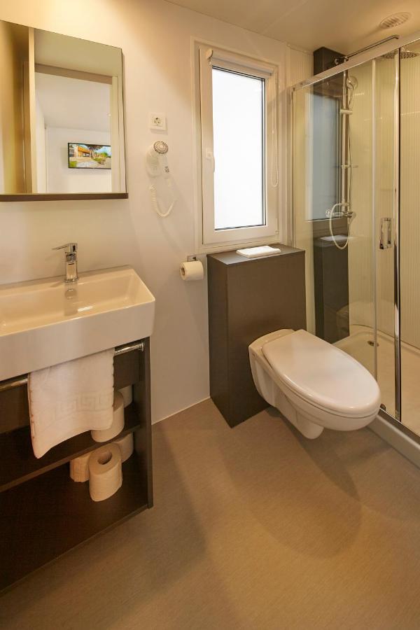 Premium Mobile Homes - Hotel & Resort Adria Ankaran Bagian luar foto